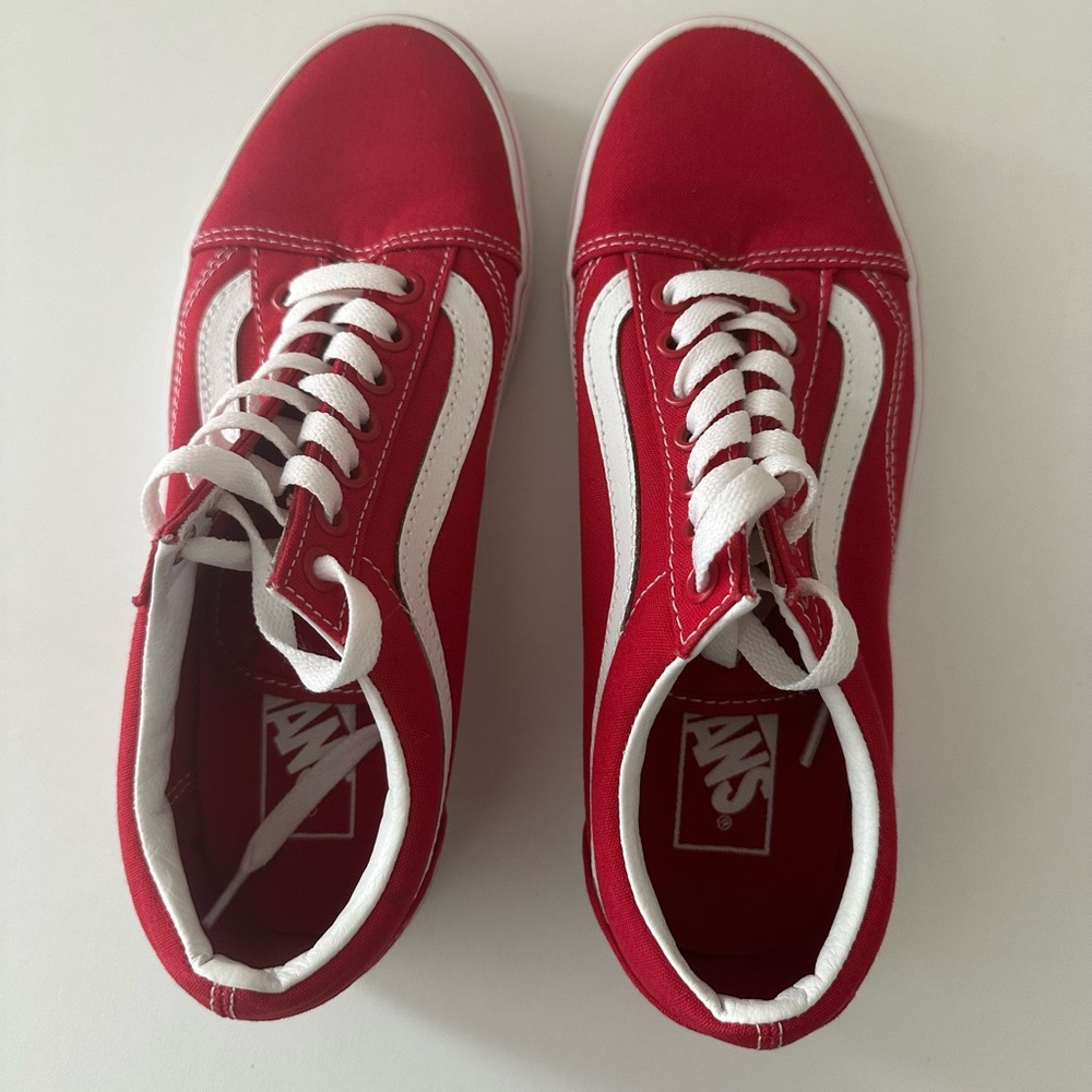 Vans sneakers for women’s. Size 8. Red and white in color in very good condition
